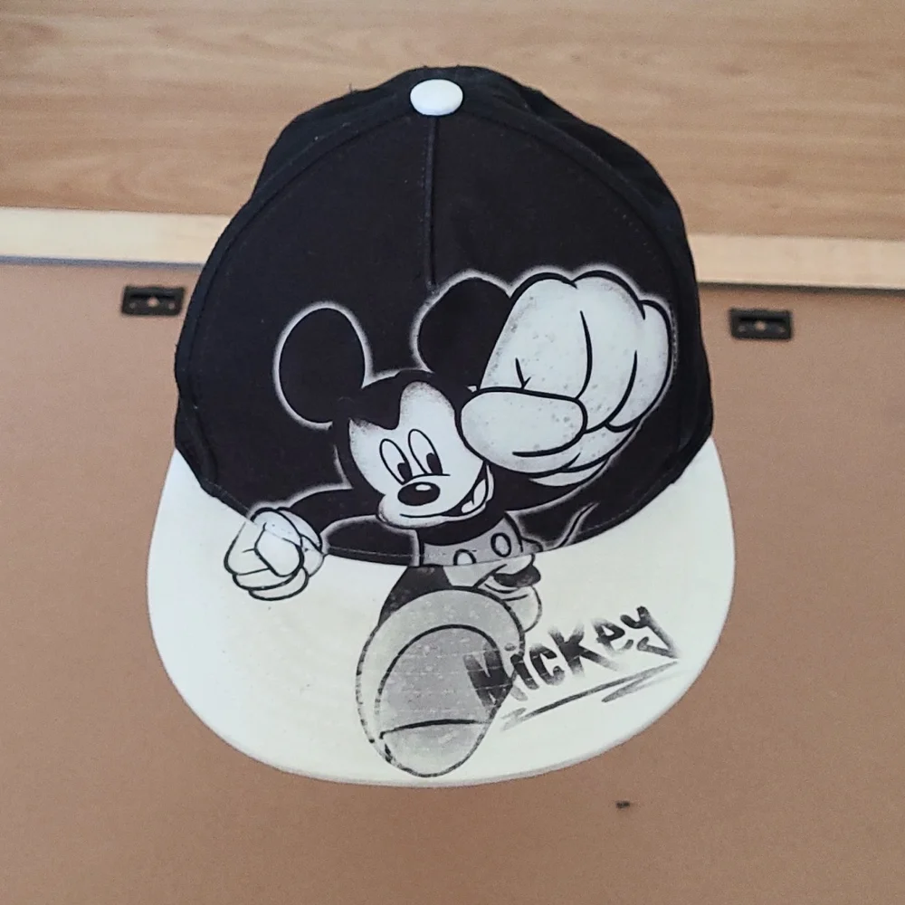 🎰 "777" 3/$21 Mickey Mouse Punch Hat - Picture 2 of 4